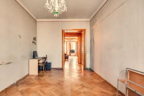 Apartments For Sale five-room 182м² 5/5 floor Tbilisi