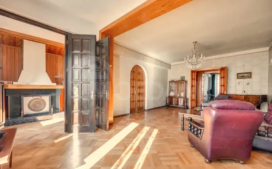 Apartments For Sale five-room 182м² 5/5 floor Tbilisi - photo 4