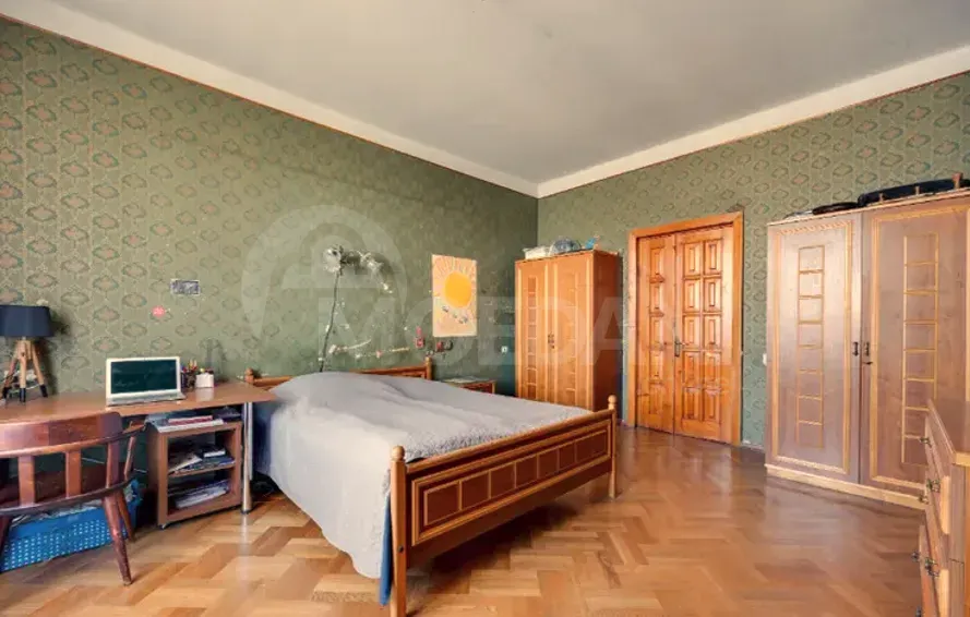 Apartments For Sale five-room 182м² 5/5 floor Tbilisi - photo 1