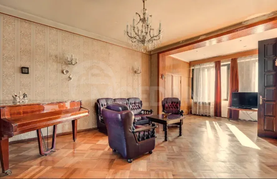 Apartments For Sale five-room 182м² 5/5 floor Tbilisi - photo 3