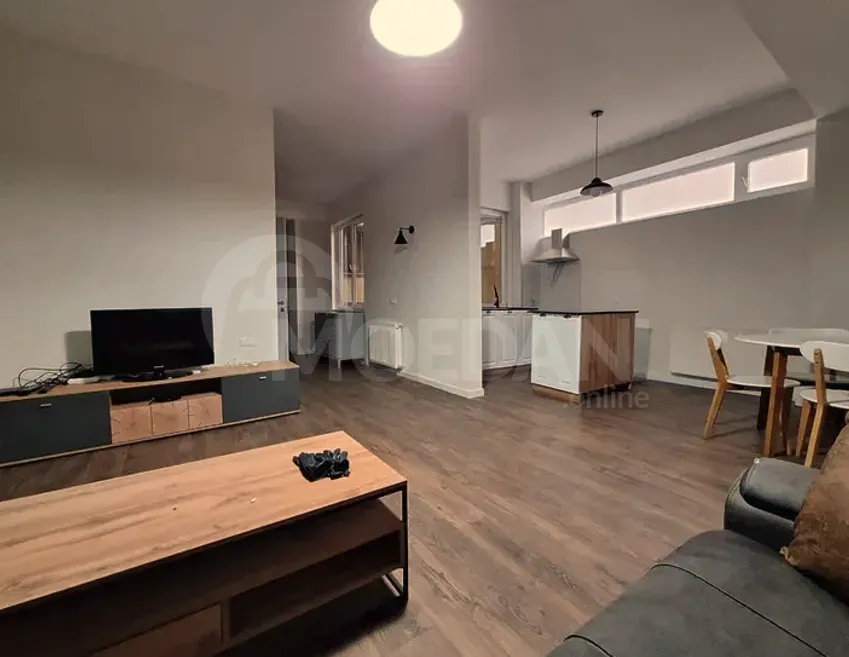 ქირავდება 2 ოთახიანი ბინა 70მ² 6/8 სართ თბილისი - photo 1