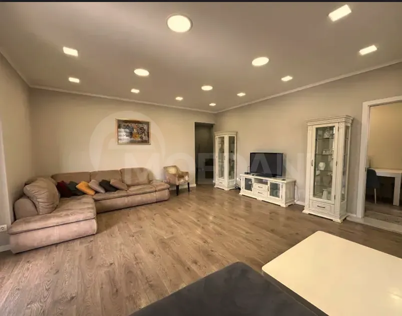 იყიდება 3 ოთახიანი ბინას 87მ² 4/7 სართ თბილისი - photo 1