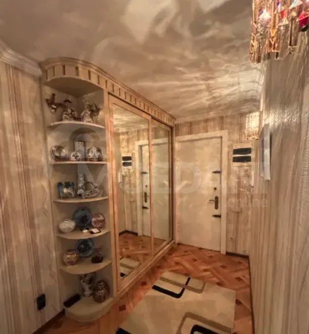 იყიდება 7+ ოთახიანი ბინას 203მ² 4/5 სართ თბილისი - photo 9