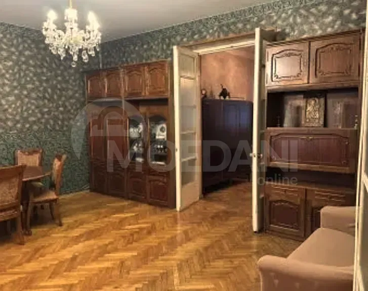 Продам 5-комн. квартиру 101м² 1/5 эт. Тбилиси - изображение 1