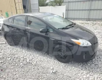 Toyota Prius 1.8L 2015 Тбилиси - изображение 5