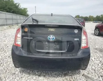 Toyota Prius 1.8L 2015 Тбилиси - изображение 6
