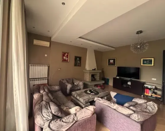 Продам 4-комн. квартиру 200м² 3/6 эт. Тбилиси