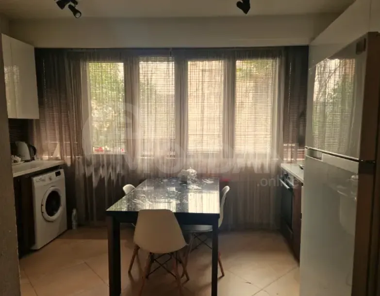 იყიდება 3 ოთახიანი ბინას 61მ² 1/4 სართ თბილისი - photo 2