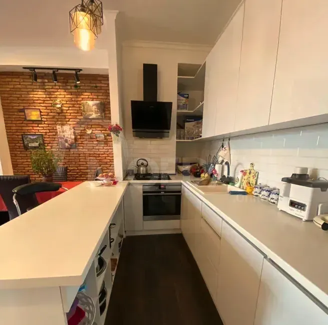 იყიდება 3 ოთახიანი ბინას 97მ² 5/8 სართ თბილისი - photo 6