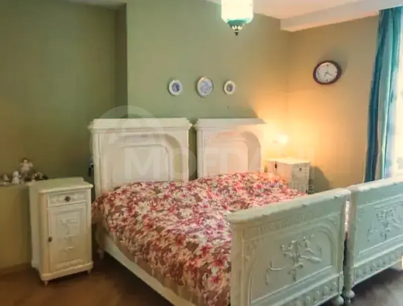 Apartments For Sale three-room 220м² 5/5 floor Tbilisi - photo 2