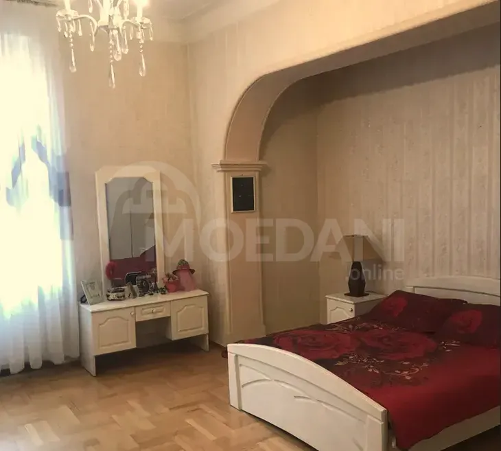Продам 4-комн. квартиру 136м² 2/5 эт. Тбилиси - изображение 2