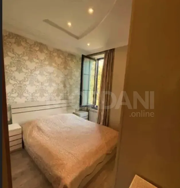 იყიდება 4 ოთახიანი ბინას 92მ² 3/9 სართ თბილისი - photo 1