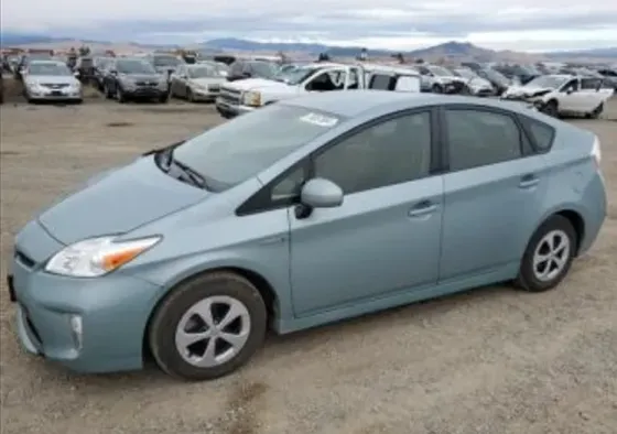 Toyota Prius 2015 Тбилиси