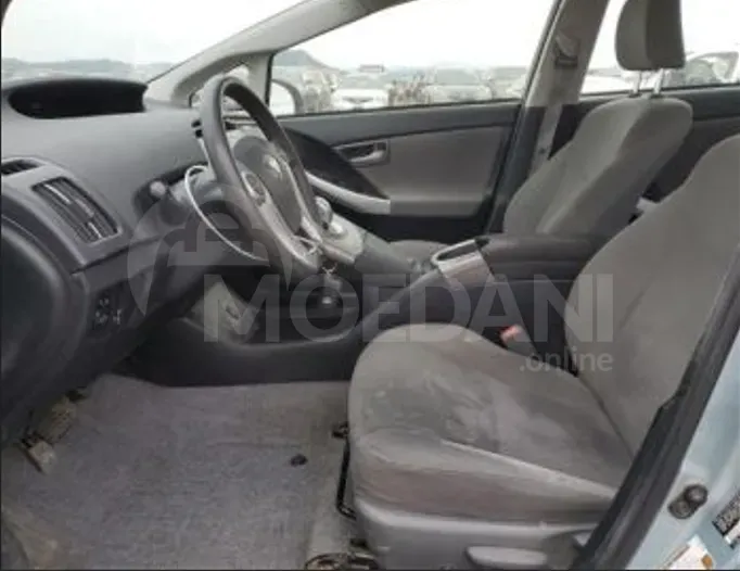 Toyota Prius 1.8L 2015 Тбилиси - изображение 3