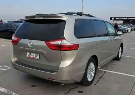 Toyota Sienna 2015 თბილისი