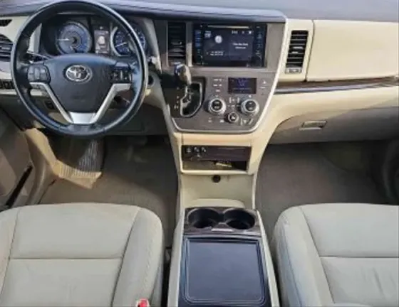 Toyota Sienna 2015 თბილისი