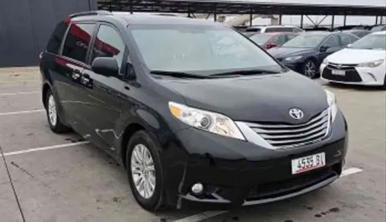 Toyota Sienna 2017 თბილისი