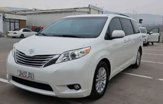 Toyota Sienna 2016 თბილისი