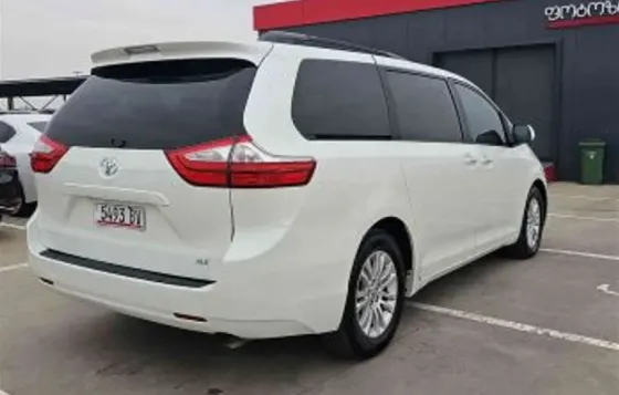 Toyota Sienna 2016 თბილისი