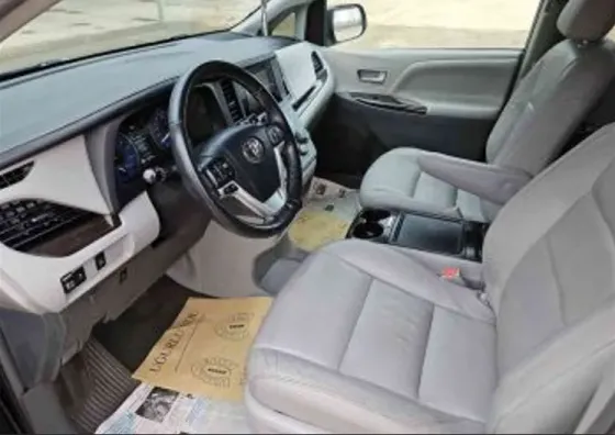 Toyota Sienna 2016 თბილისი