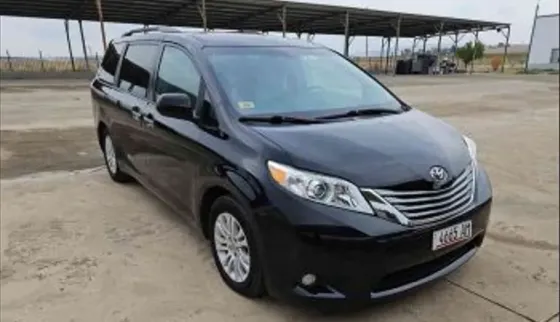 Toyota Sienna 2016 თბილისი