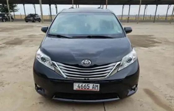 Toyota Sienna 2016 თბილისი