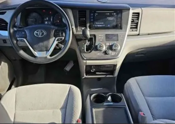 Toyota Sienna 2015 Tbilisi