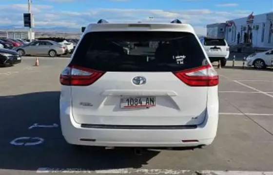 Toyota Sienna 2015 Tbilisi