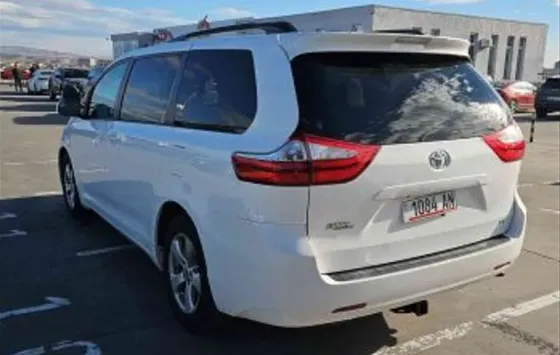 Toyota Sienna 2015 Tbilisi