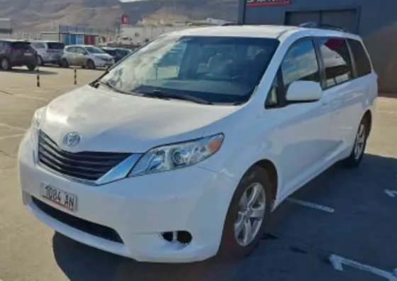 Toyota Sienna 2015 Tbilisi