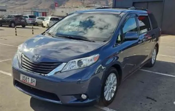 Toyota Sienna 2016 Tbilisi