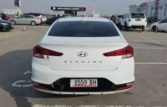 Hyundai Elantra 2019 თბილისი