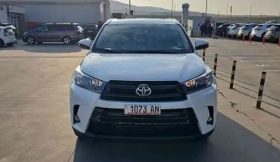 Toyota Highlander 2016 თბილისი