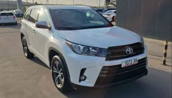 Toyota Highlander 2016 თბილისი