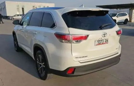 Toyota Highlander 2016 თბილისი