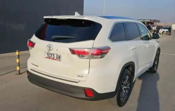 Toyota Highlander 2016 თბილისი