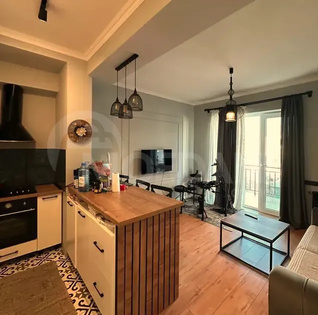 Apartments For Rent three-room 80м² 5/7 floor Tbilisi - photo 1