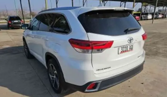 Toyota Highlander 2017 თბილისი