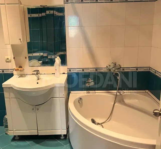 იყიდება 3 ოთახიანი ბინას 130მ² 12/12 სართ თბილისი - photo 9