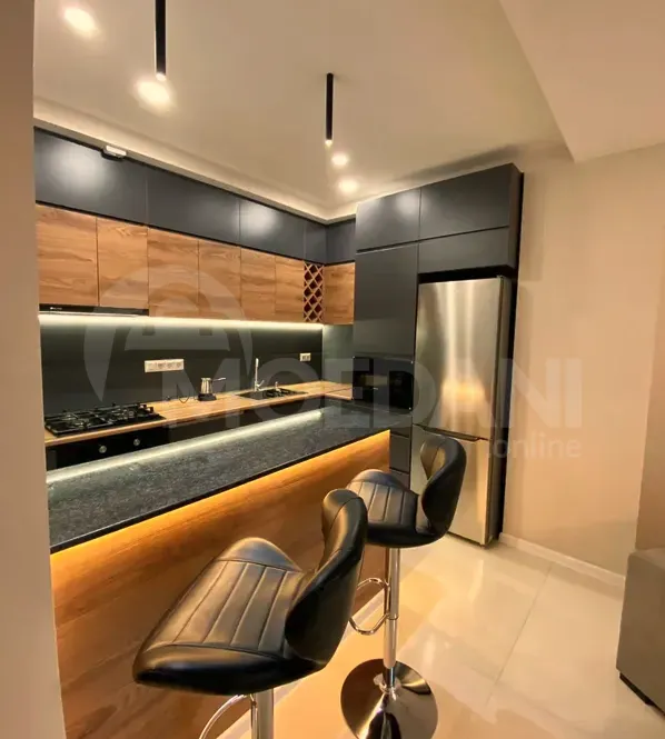 იყიდება 2 ოთახიანი ბინას 300მ² 6/15 სართ თბილისი - photo 3