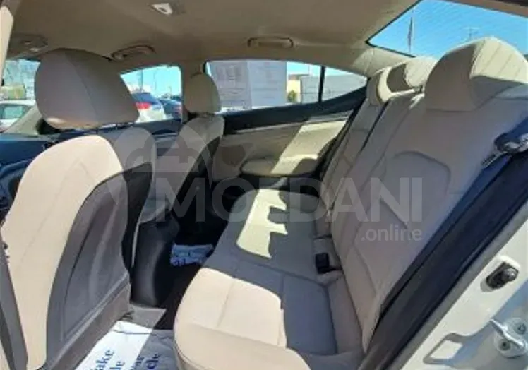 Hyundai Elantra 2017 Tbilisi - photo 5