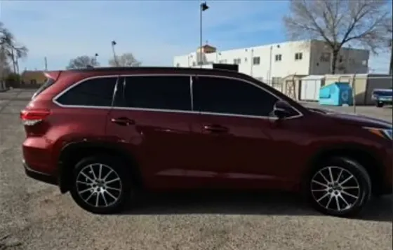 Toyota Highlander 2017 თბილისი