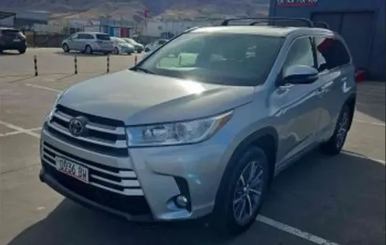 Toyota Highlander 2018 Тбилиси