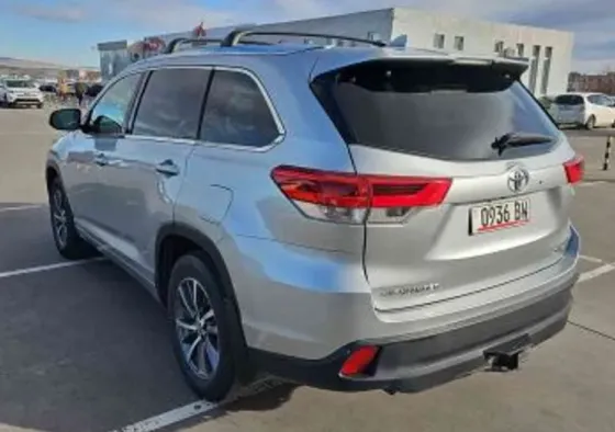 Toyota Highlander 2018 Тбилиси