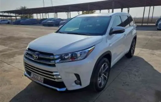 Toyota Highlander 2017 Тбилиси