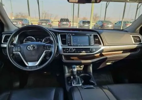 Toyota Highlander 2017 Тбилиси