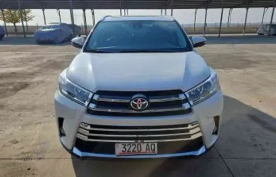 Toyota Highlander 2017 Тбилиси