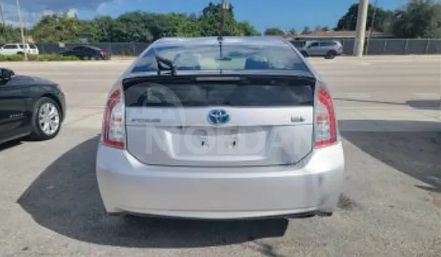 Toyota Prius 1.8L 2014 Тбилиси - изображение 3