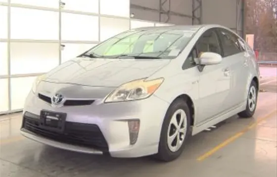 Toyota Prius 2015 თბილისი