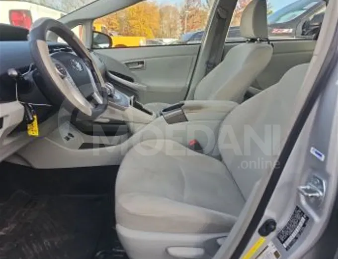 Toyota Prius 1.8L 2015 Тбилиси - изображение 5